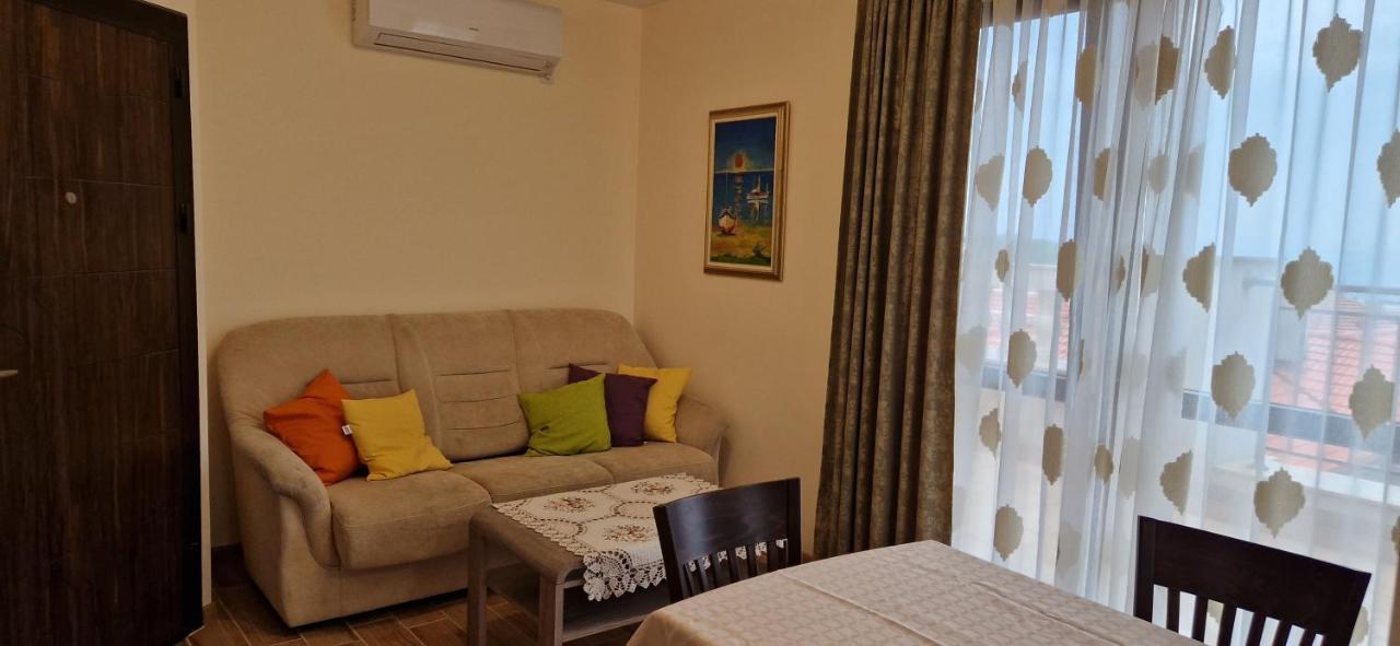 Luxury Apartments Ekaterina Chernomorets Ngoại thất bức ảnh